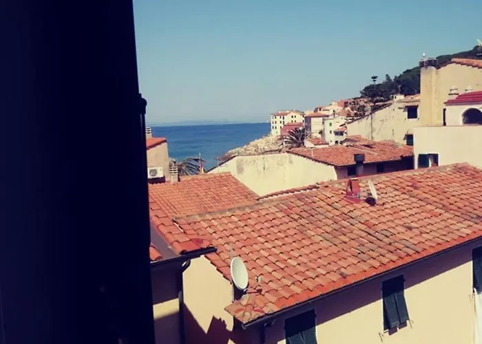 Sui Tetti Di - Elba Affitti *